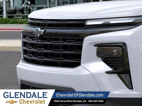 New 2027 Chevrolet Traverse LT w/ Midnight/Sport Edition FWD image 13