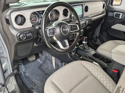Used 2022 Jeep Gladiator Overland AWD/4WD image 10