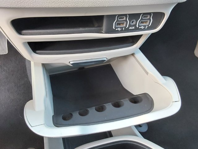 Used 2024 Chrysler Pacifica Touring-L FWD image 37