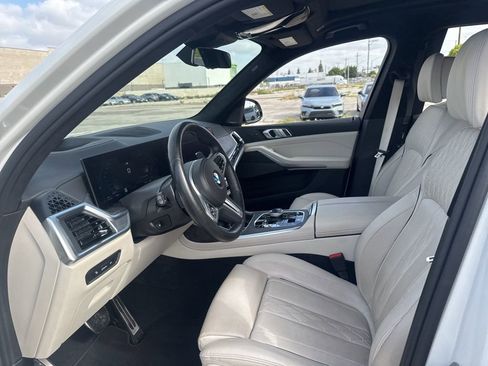 Certified 2025 BMW X7 M60i AWD/4WD image 21