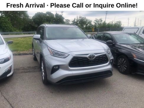 Used 2022 Toyota Highlander Limited AWD/4WD image 1