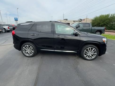 Used 2022 GMC Terrain Denali w/ LPO, Floor Liner Package AWD/4WD image 9