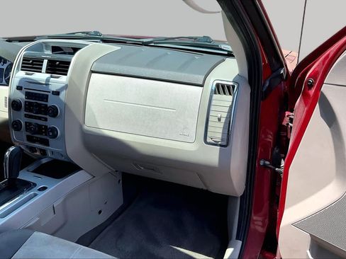 Used 2010 Mercury Mariner Premier FWD image 17