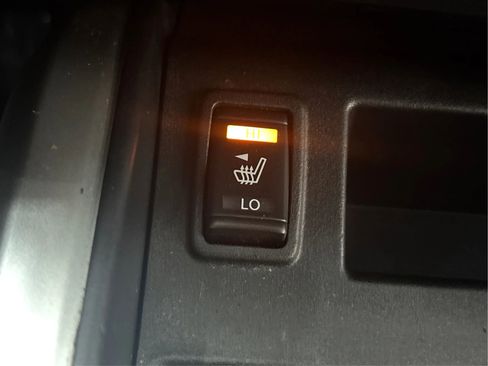 Used 2016 Nissan Titan SL image 44