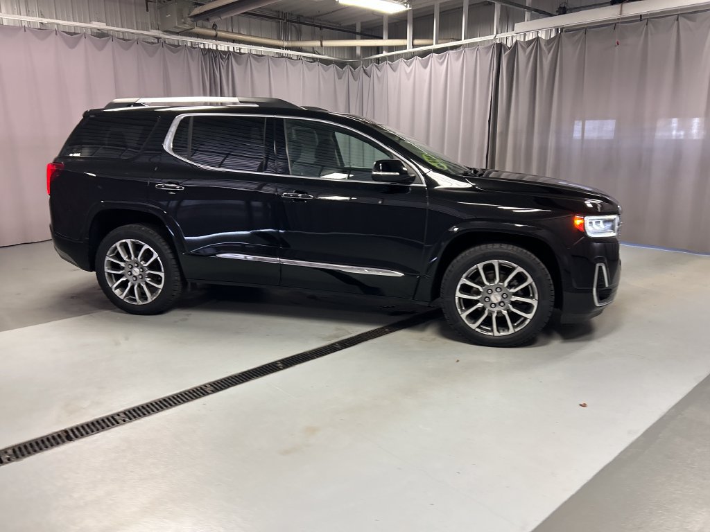 Used 2023 GMC Acadia Denali w/ Denali Ultimate Package AWD/4WD image 8