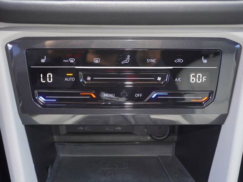 Used 2023 Volkswagen Tiguan SE R-Line FWD image 17