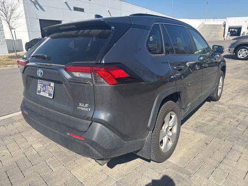 Used 2020 Toyota RAV4 XLE w/ Convenience Package image 4