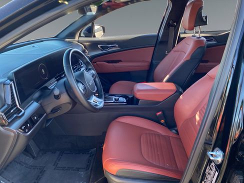 Used 2023 Kia Sportage SX image 9