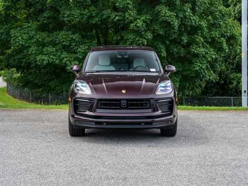 Certified 2026 Porsche Macan AWD/4WD image 10