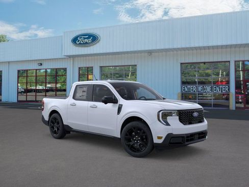 New 2026 Ford Maverick Lariat w/ Black Appearance Package image 7