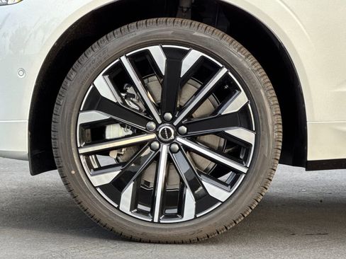 New 2026 Volvo XC60 T8 Ultra w/ Protection Package Premier image 25