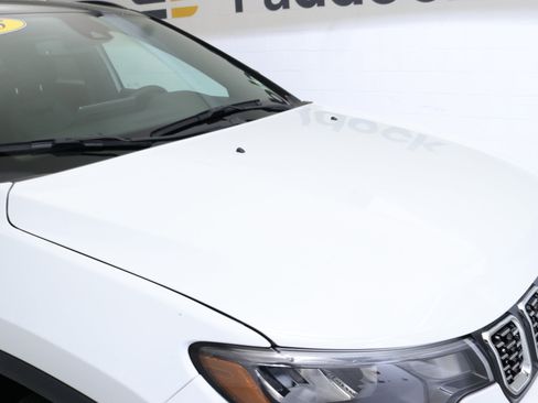 Used 2025 Jeep Compass Limited image 13