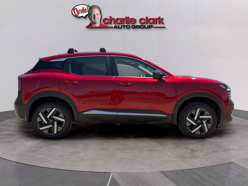 Used 2026 Nissan Kicks SV w/ Cold Weather Package FWD image 6