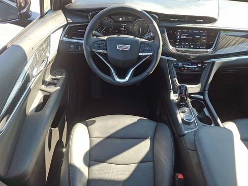 Used 2023 Cadillac XT6 Premium Luxury AWD/4WD image 12