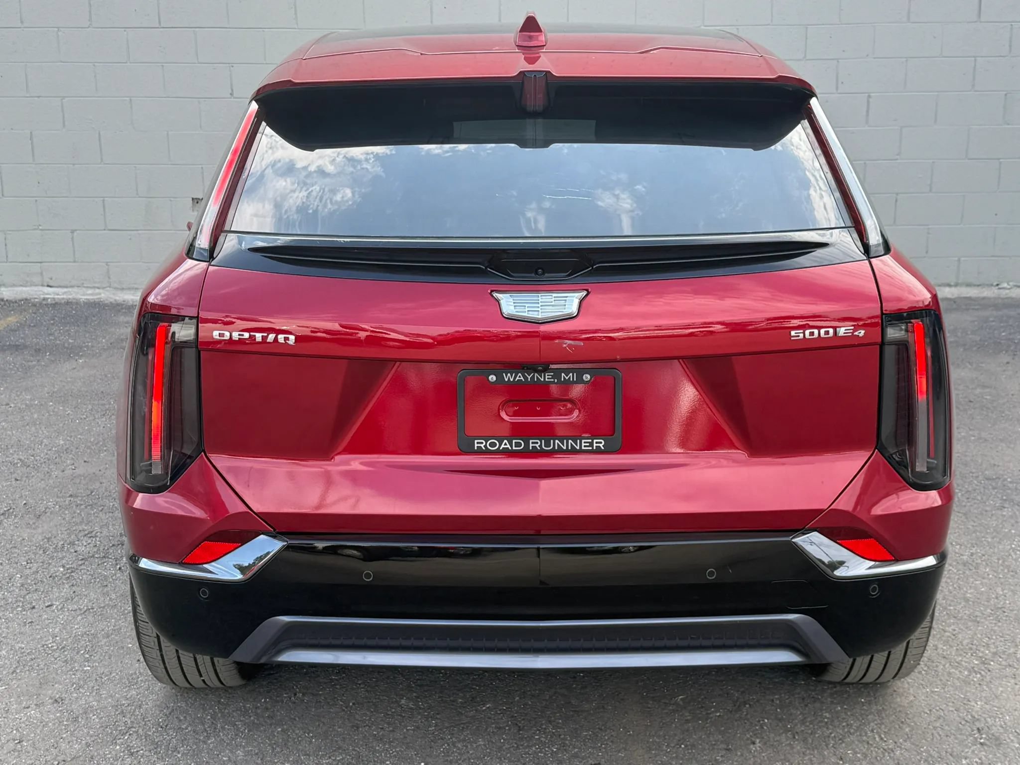 Used 2025 Cadillac Optiq Sport 2 w/ LPO, Floor Liner Package AWD/4WD image 8