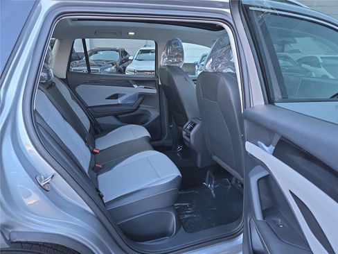 New 2026 Volkswagen Tiguan SE image 31