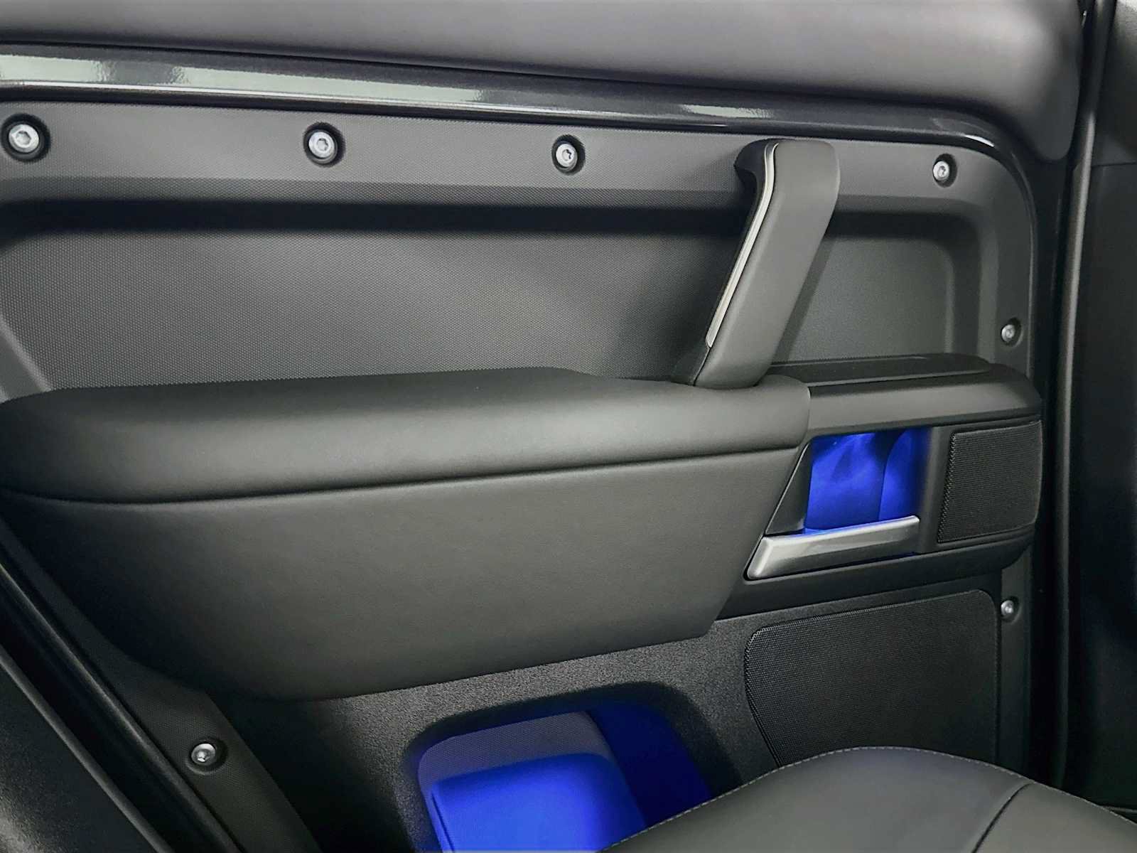 New 2026 Land Rover Defender 110 X-Dynamic SE AWD/4WD image 25