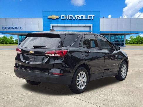Used 2023 Chevrolet Equinox LS w/ LS Convenience Package FWD image 4