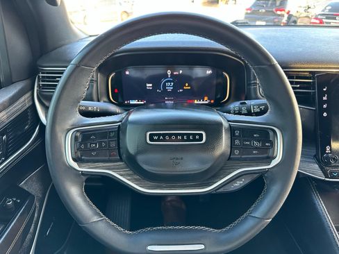 Used 2022 Jeep Wagoneer Series II w/ Premium Group I RWD image 9