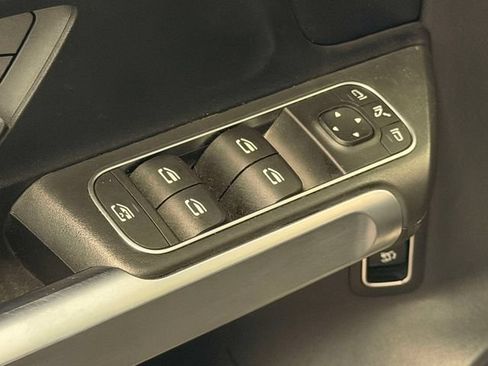 Used 2023 Mercedes-Benz GLB 250 4MATIC image 16