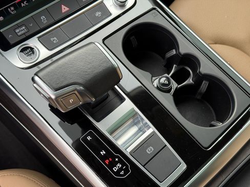 Used 2022 Audi Q8 Premium Plus image 20