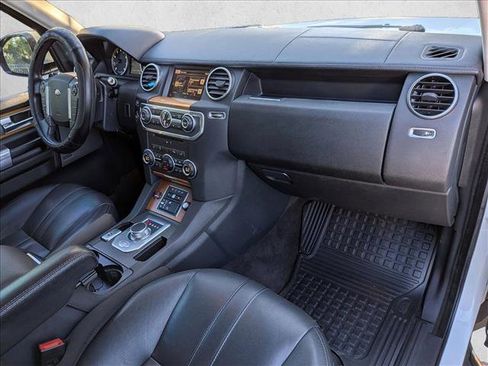 Used 2016 Land Rover LR4 HSE image 25