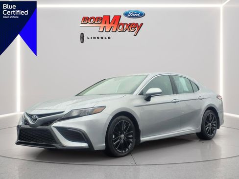 Used 2023 Toyota Camry SE image 1