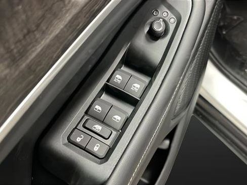 New 2026 Jeep Grand Cherokee Altitude image 22