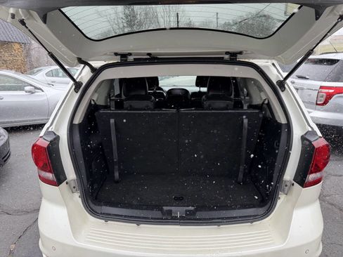 Used 2015 Dodge Journey Crossroad w/ Flexible Seating Group image 14