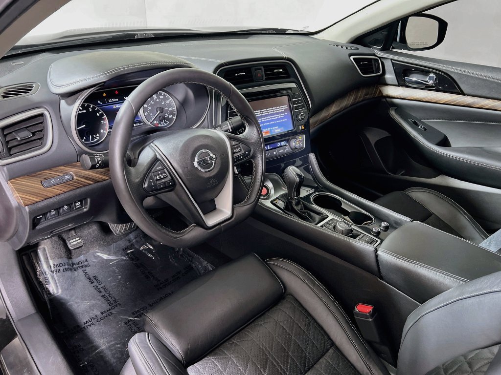 Used 2016 Nissan Maxima Platinum w/ Interior Lighting Package FWD image 9