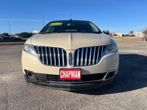 Used 2014 Lincoln MKX FWD w/ Equipment Group 102A image 3