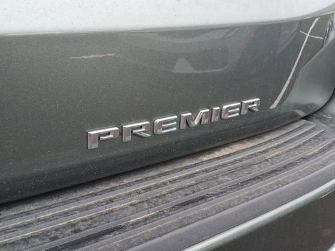 Used 2023 Chevrolet Suburban Premier AWD/4WD image 27