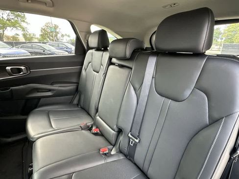 Used 2023 Kia Sorento S FWD image 22