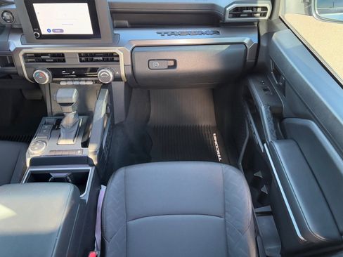 Used 2025 Toyota Tacoma SR5 image 15