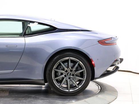 Used 2019 Aston Martin DB11 Coupe RWD image 11