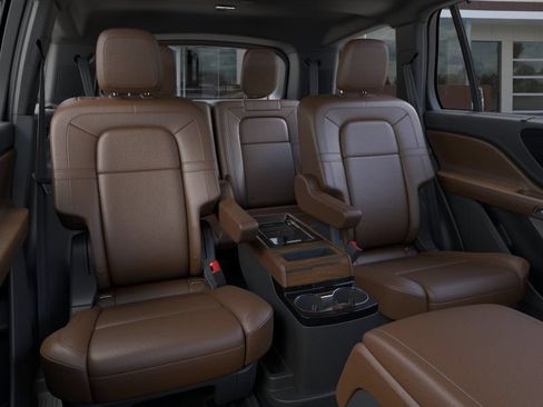 New 2026 Lincoln Aviator Reserve w/ Luxury Package RWD image 11