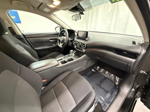 Used 2024 Nissan Sentra SV FWD image 8