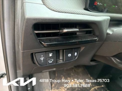 Used 2025 Kia EV6 Wind RWD image 16
