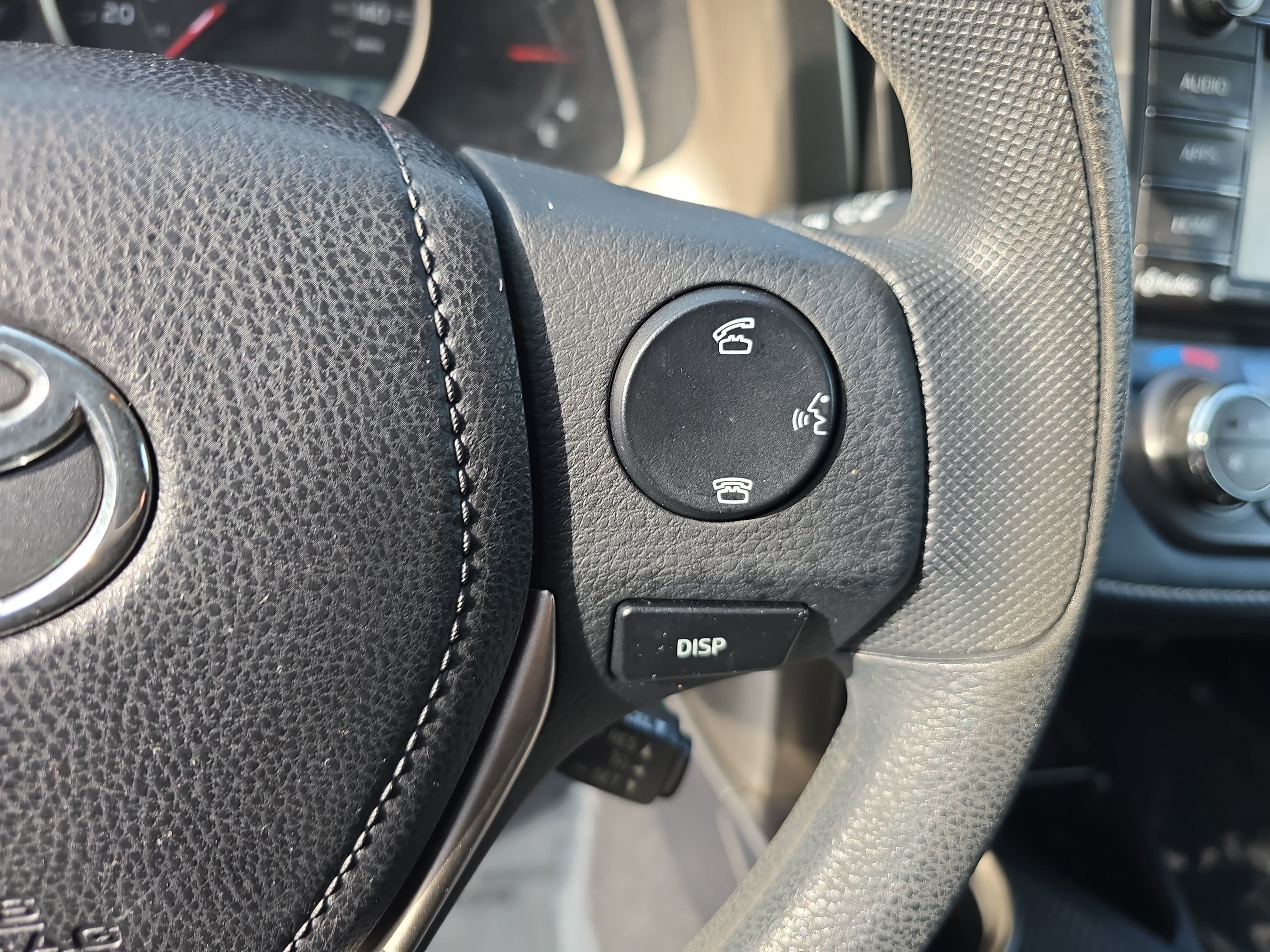 Used 2015 Toyota RAV4 XLE FWD image 18