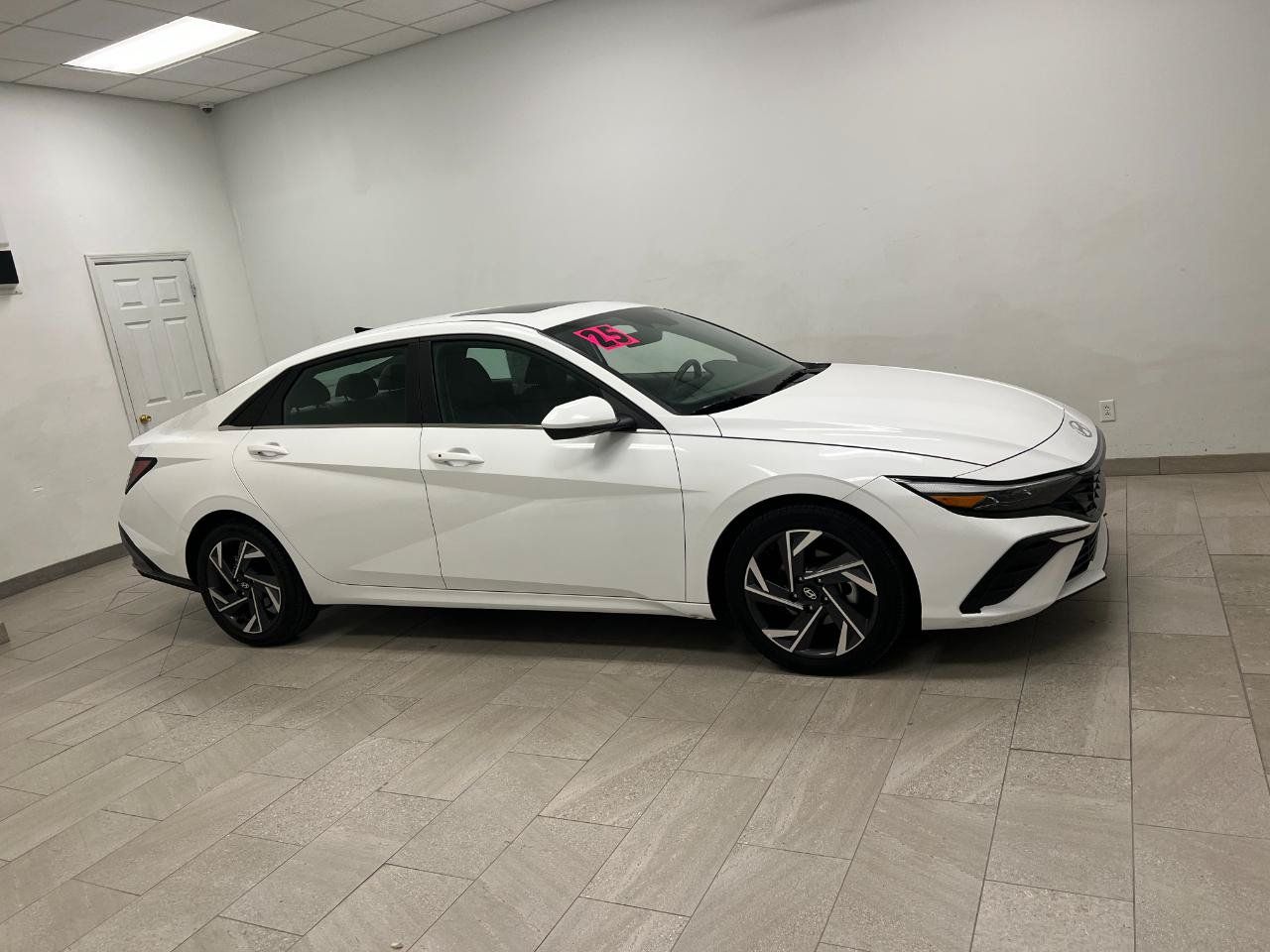Used 2025 Hyundai Elantra SEL FWD image 2