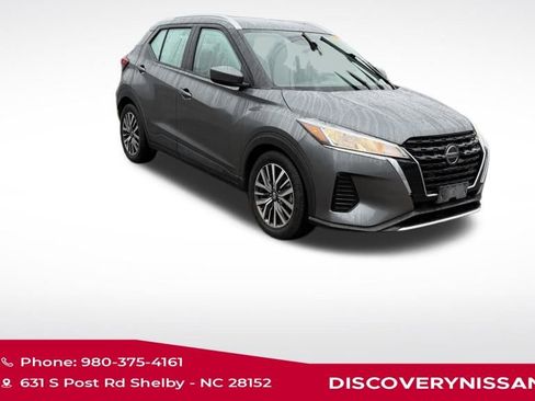 Certified 2021 Nissan Kicks SV image 2