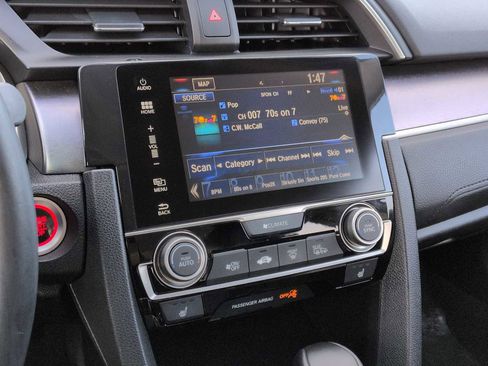 Used 2017 Honda Civic Touring image 30