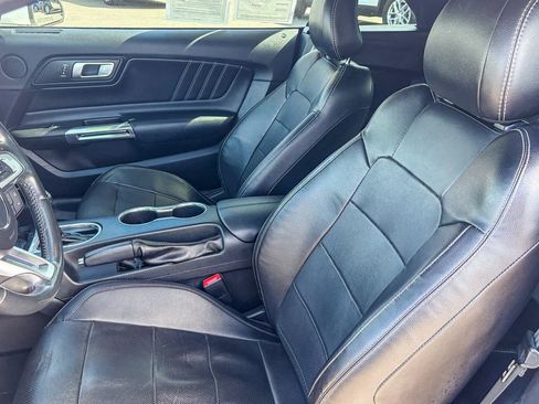 Used 2018 Ford Mustang Premium image 37