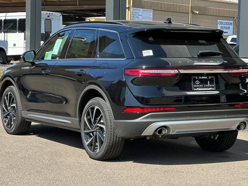 New 2025 Lincoln Corsair Reserve w/ Equipment Group 202A image 5