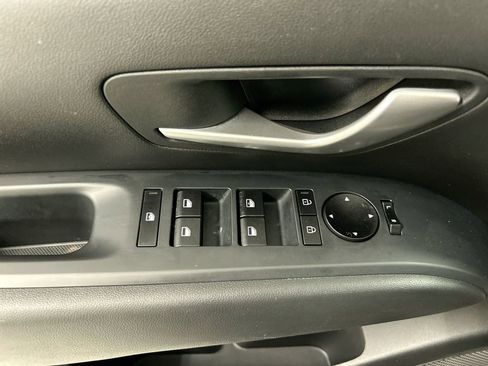 Used 2025 Hyundai Tucson SE image 11