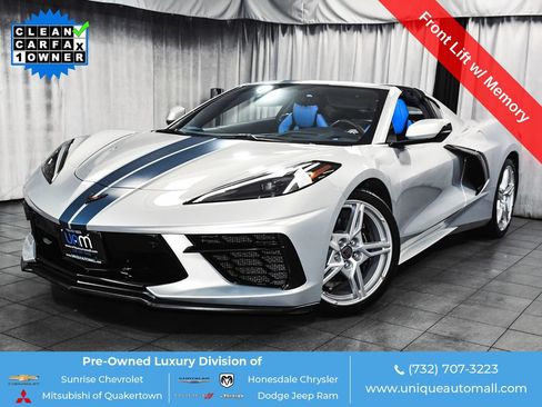 Used 2023 Chevrolet Corvette Stingray Premium Cpe w/ Body-Color Dual Roof Package RWD image 1