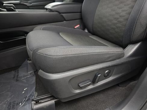 Used 2024 Nissan Pathfinder SV FWD image 28