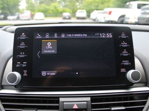 Used 2018 Honda Accord Touring image 25