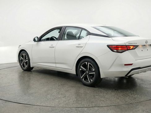 Used 2025 Nissan Sentra SV image 6