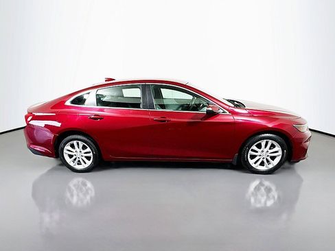 Used 2017 Chevrolet Malibu LT image 8
